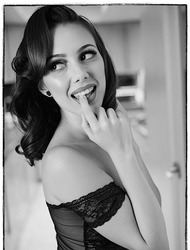 Gorgeous Jenna Sativa In Artistic Monochrome Photoset