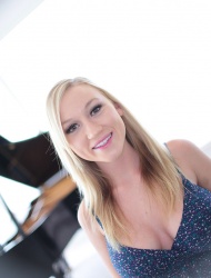 Amateur Allure Teen Busty Lailani