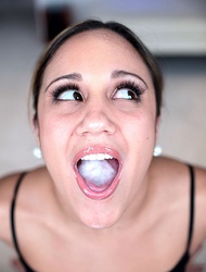 Amateur Allure Teen Lynn Sucks