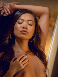 Setting the mood for a sweet sexy intimate night with Vina Sky