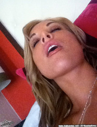 Kayden Kross phone camera