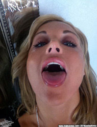 Kayden Kross phone camera