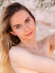 Veronica Mendo In The Bathroom