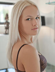 Karina O Posing Naked On Met Art