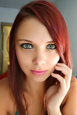 Hot And Sexy Selfies Of Bailey Knox