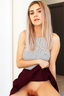 Lady Jay Solo Pussy Play