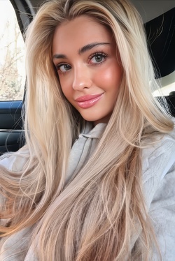 Girl From Moscow | Anya Ruban