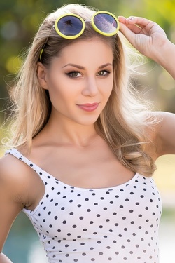 In The Shade Porn Pics Gallery