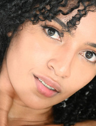 CASTING Naomi Schoop